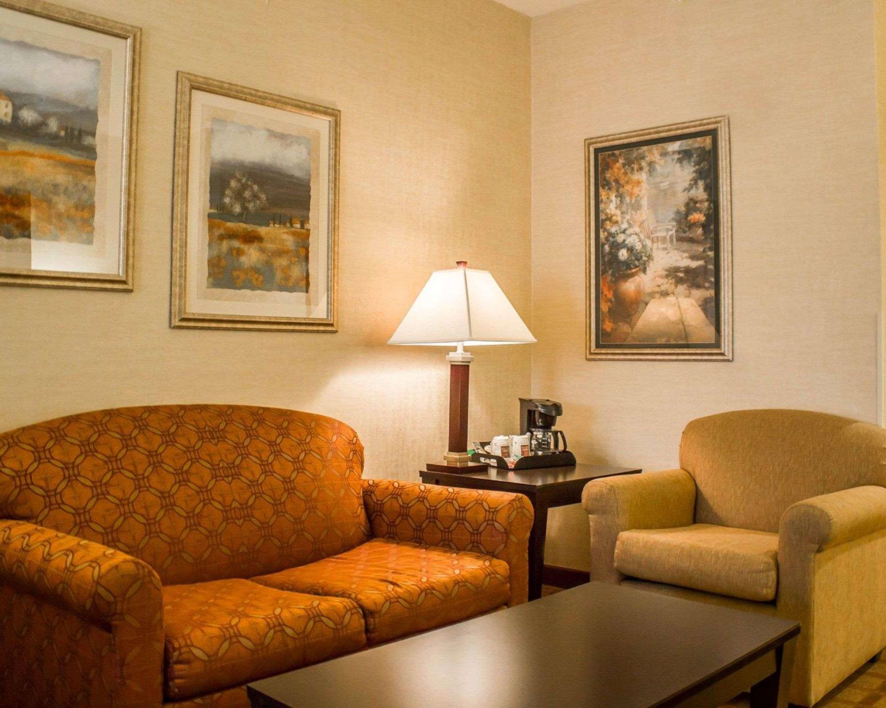 Comfort Suites Edinboro Exterior foto